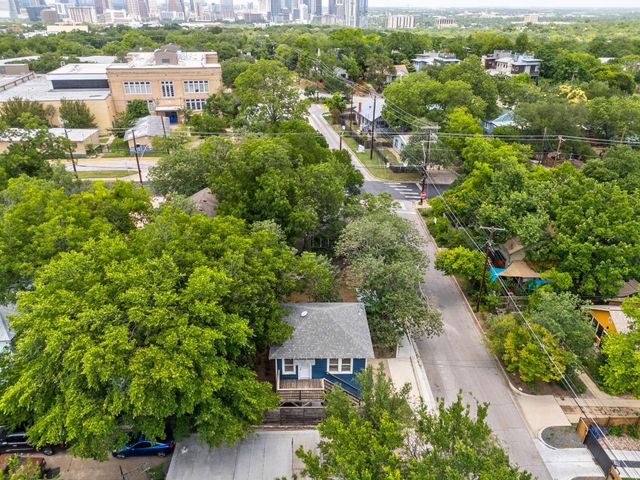 2102 Brackenridge ST A, Austin, TX 78704