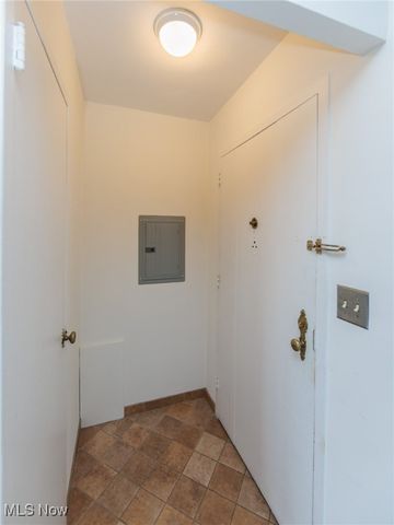 19201 Van Aken Boulevard 513, Shaker Heights, OH 44122