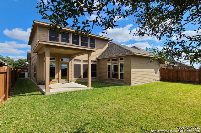 2966 SADDLEHORN DR, Seguin, TX 78155
