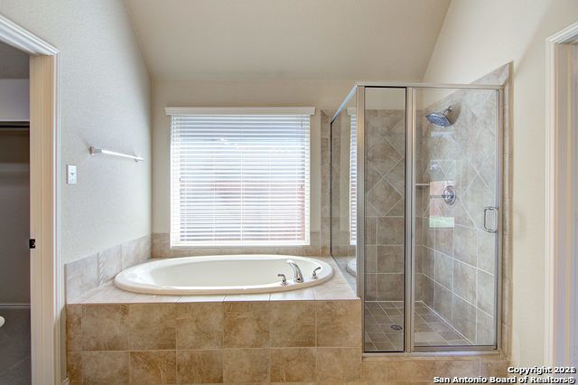 2966 SADDLEHORN DR, Seguin, TX 78155