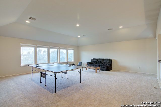 2966 SADDLEHORN DR, Seguin, TX 78155