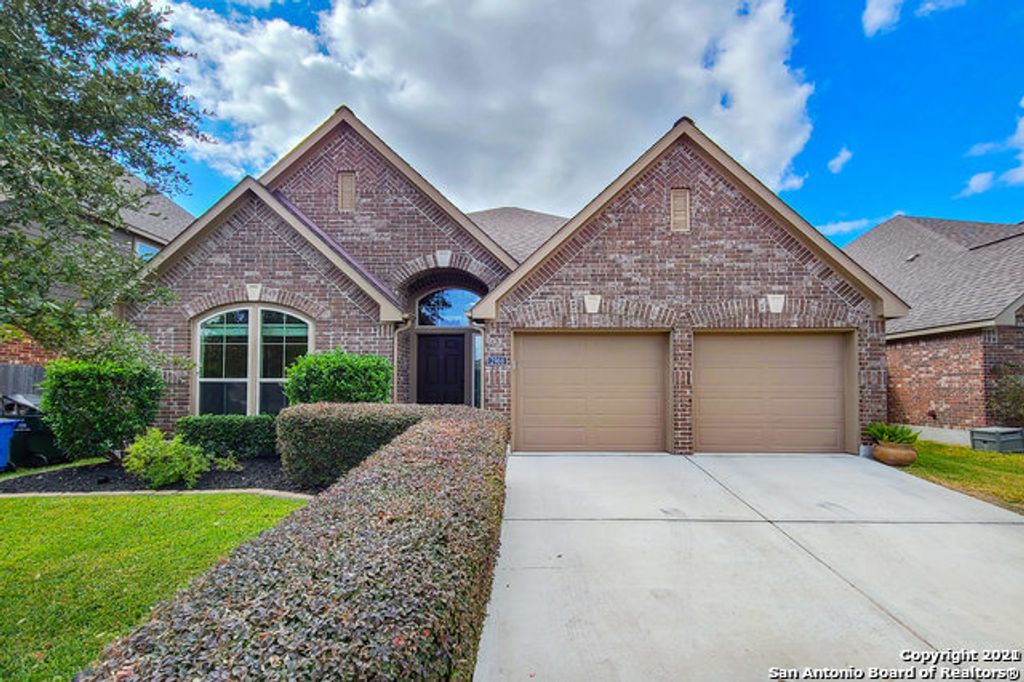 2966 SADDLEHORN DR, Seguin, TX 78155