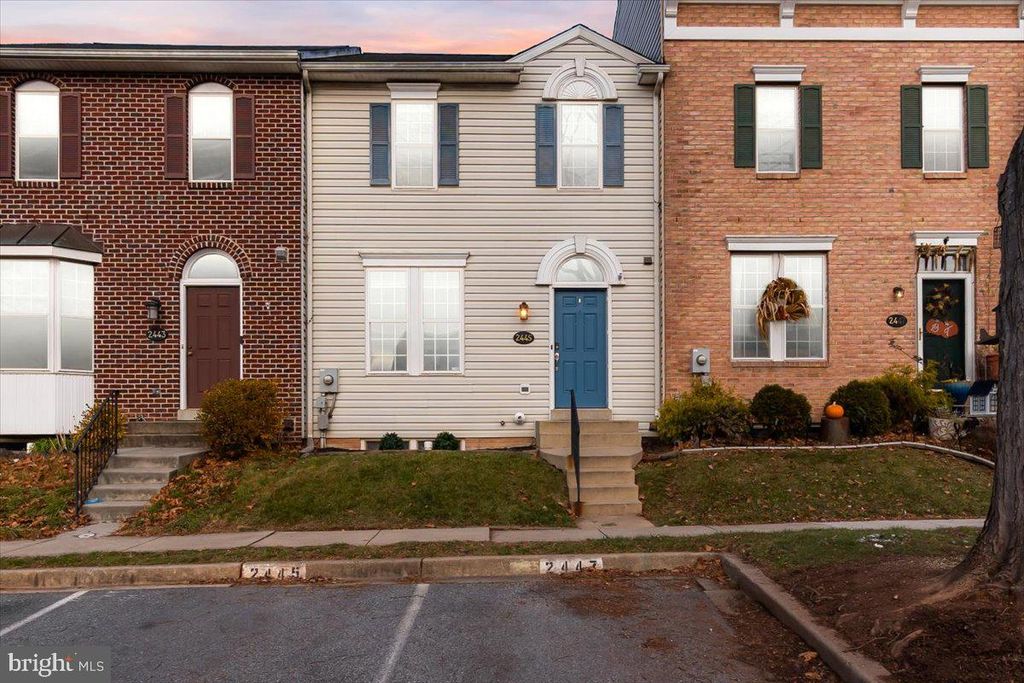 2445 LAKESIDE DR, Frederick, MD 21702