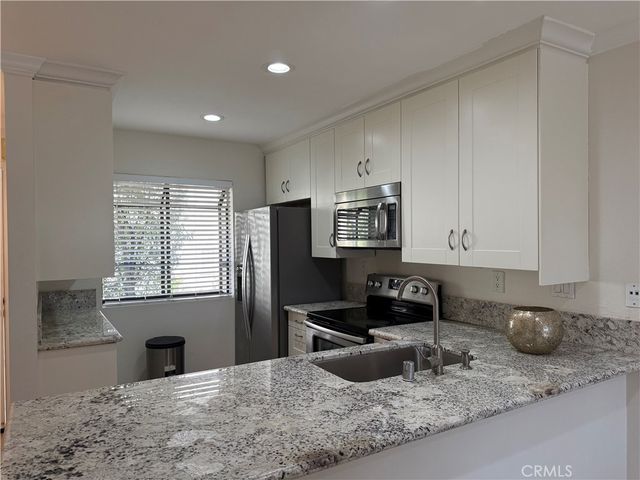 252 Pineview, Irvine, CA 92620
