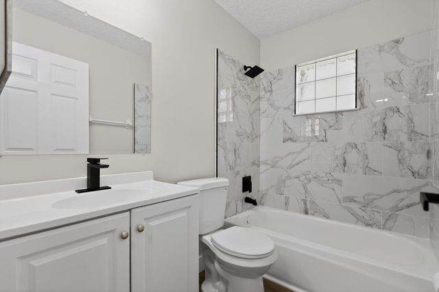 3037 Casa Rio Court, Riviera Beach, FL 33418