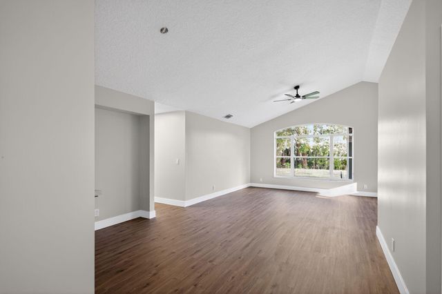 3037 Casa Rio Court, Riviera Beach, FL 33418