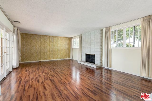 4821 W 63rd Street, Los Angeles, CA 90056