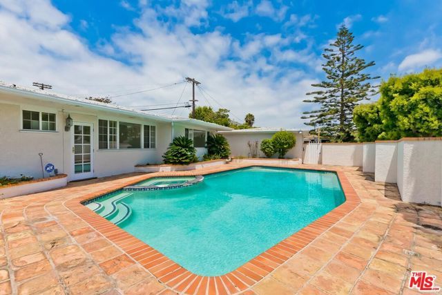 4821 W 63rd Street, Los Angeles, CA 90056