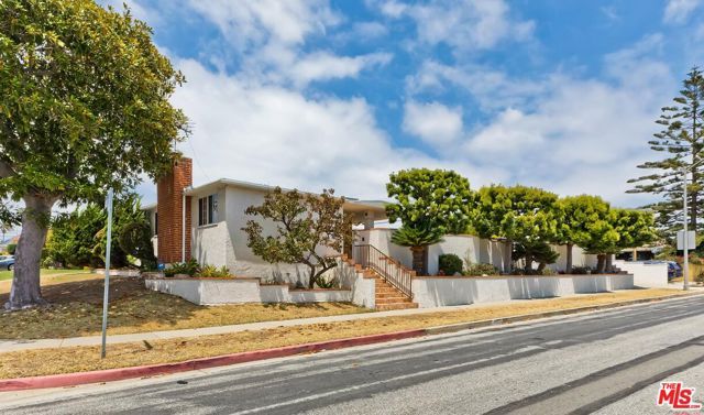 4821 W 63rd Street, Los Angeles, CA 90056