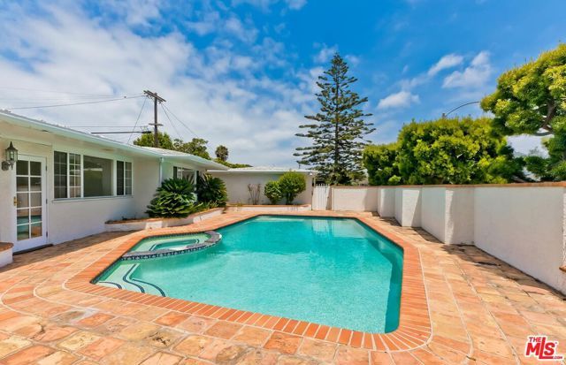 4821 W 63rd Street, Los Angeles, CA 90056