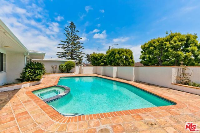4821 W 63rd Street, Los Angeles, CA 90056