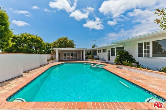 4821 W 63rd Street, Los Angeles, CA 90056