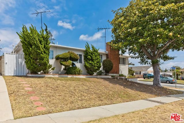4821 W 63rd Street, Los Angeles, CA 90056