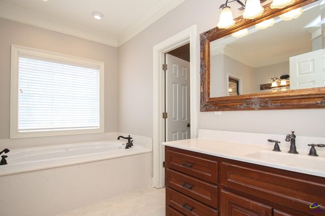 213 Sabre Drive, Bonaire, GA 31005
