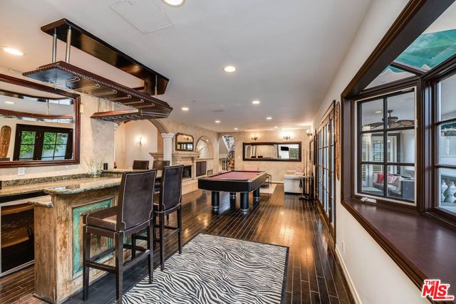 4063 Benedict Canyon Drive, Sherman Oaks, CA 91423