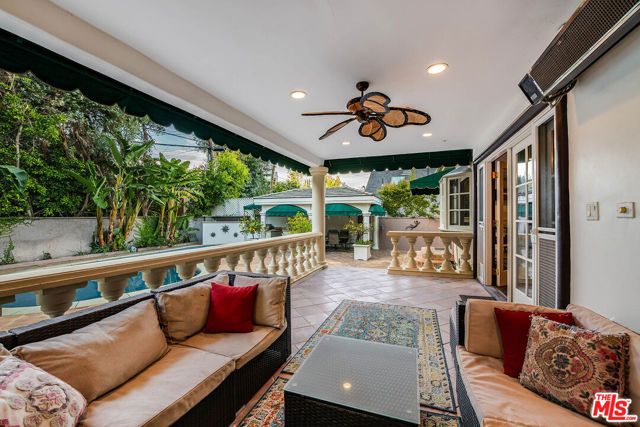 4063 Benedict Canyon Drive, Sherman Oaks, CA 91423