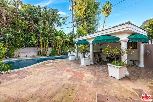 4063 Benedict Canyon Drive, Sherman Oaks, CA 91423