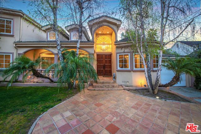 4063 Benedict Canyon Drive, Sherman Oaks, CA 91423