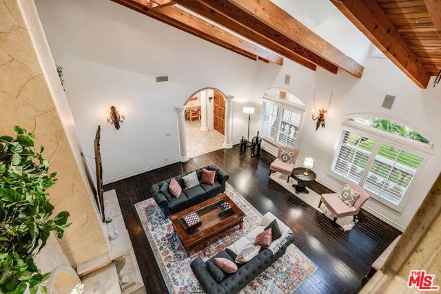 4063 Benedict Canyon Drive, Sherman Oaks, CA 91423