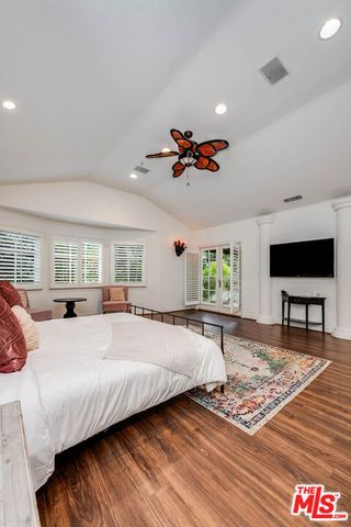 4063 Benedict Canyon Drive, Sherman Oaks, CA 91423