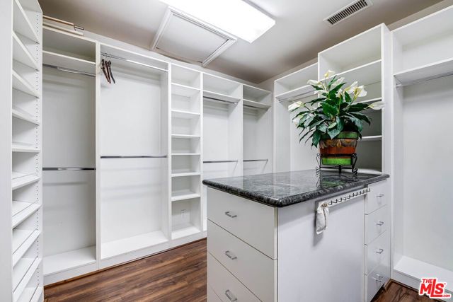 4063 Benedict Canyon Drive, Sherman Oaks, CA 91423