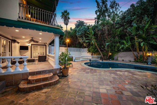 4063 Benedict Canyon Drive, Sherman Oaks, CA 91423