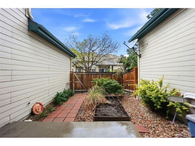 9976 E Hawaii Pl, Aurora, CO 80247