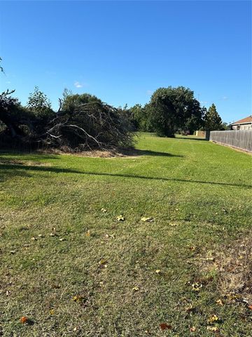 000 Yupon, La Marque, TX 77568