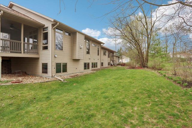 734 8th Street, Prairie Du Sac, WI 53578