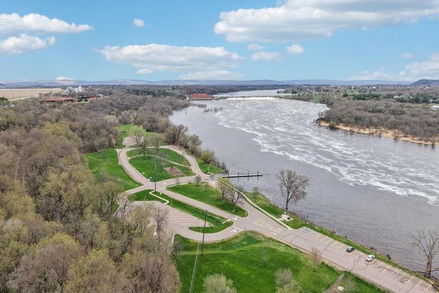 734 8th Street, Prairie Du Sac, WI 53578