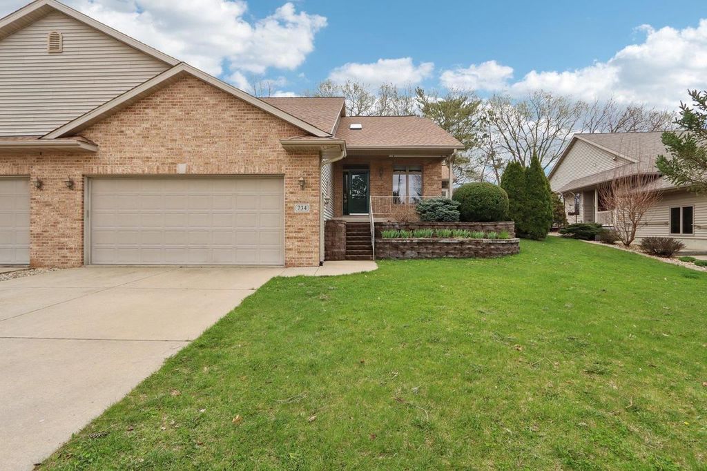 734 8th Street, Prairie Du Sac, WI 53578