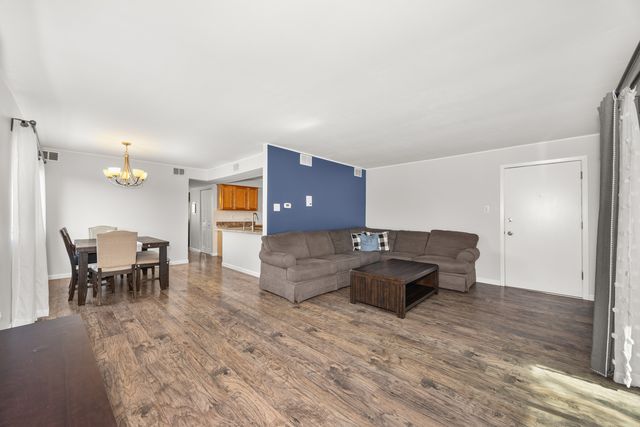 15451 Treetop Drive 3N, Orland Park, IL 60462