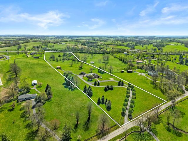 3760 Old Boonesboro Road, Winchester, KY 40391