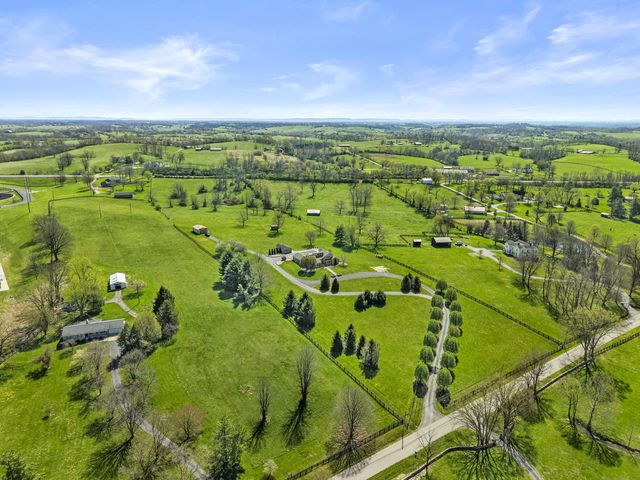 3760 Old Boonesboro Road, Winchester, KY 40391