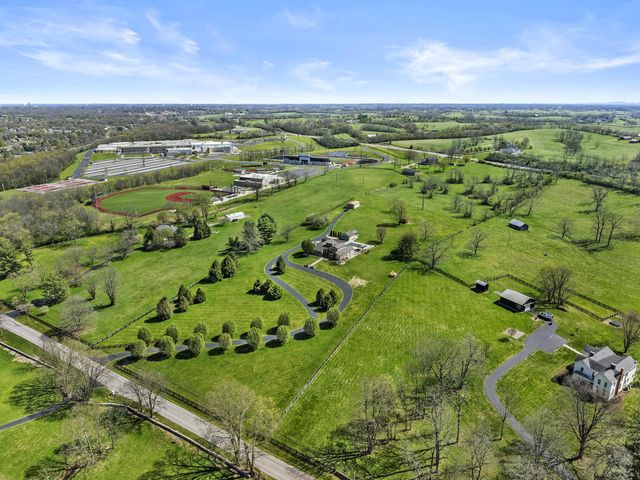 3760 Old Boonesboro Road, Winchester, KY 40391