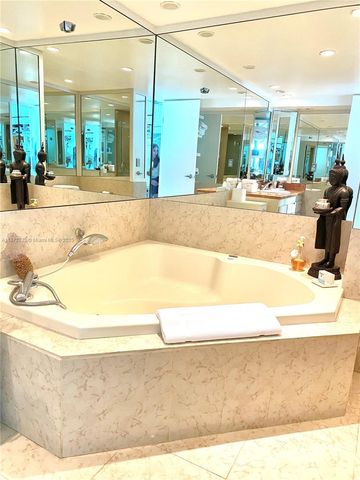 7135 Collins Ave 1806, Miami Beach, FL 33141