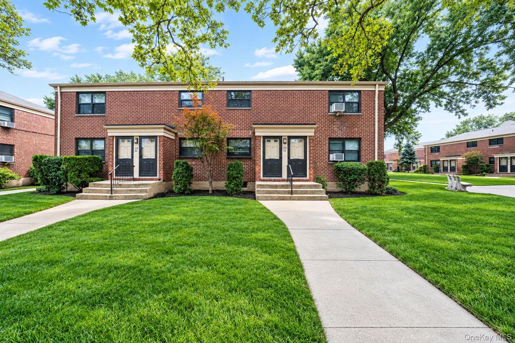 218-02 73rd Avenue 397A1, Oakland Gardens, NY 11364 — photo 3