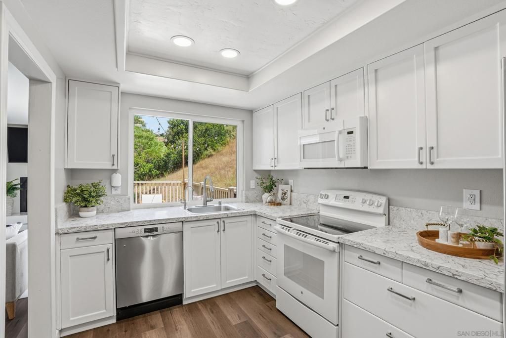 Image 10 of property listing at 3793 Balboa Ter A, San Diego, CA 92117