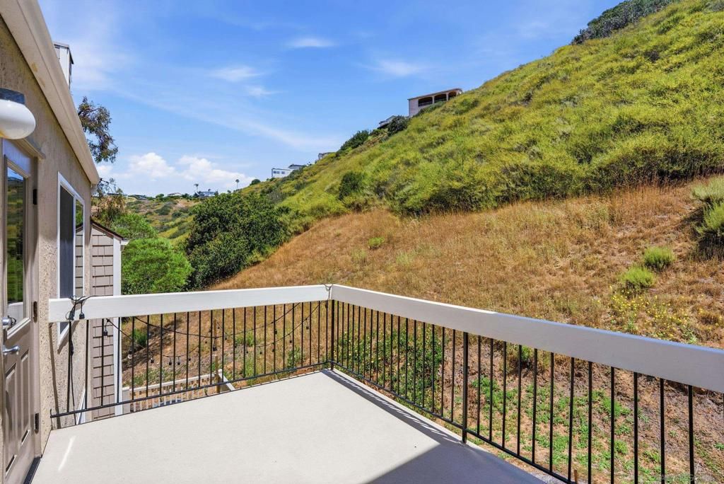 Image 15 of property listing at 3793 Balboa Ter A, San Diego, CA 92117