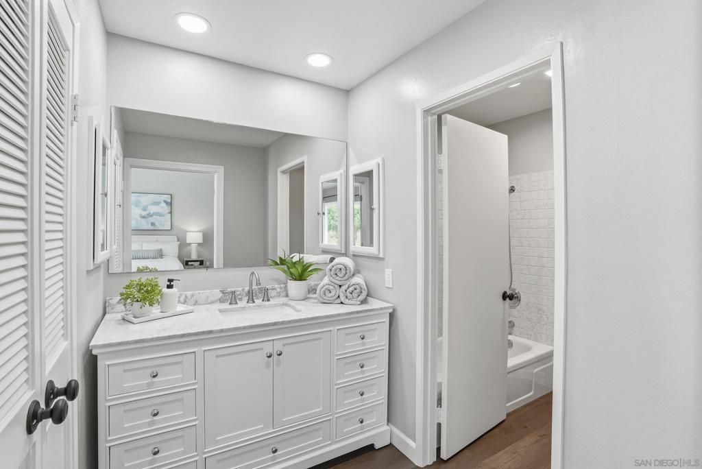 Image 17 of property listing at 3793 Balboa Ter A, San Diego, CA 92117