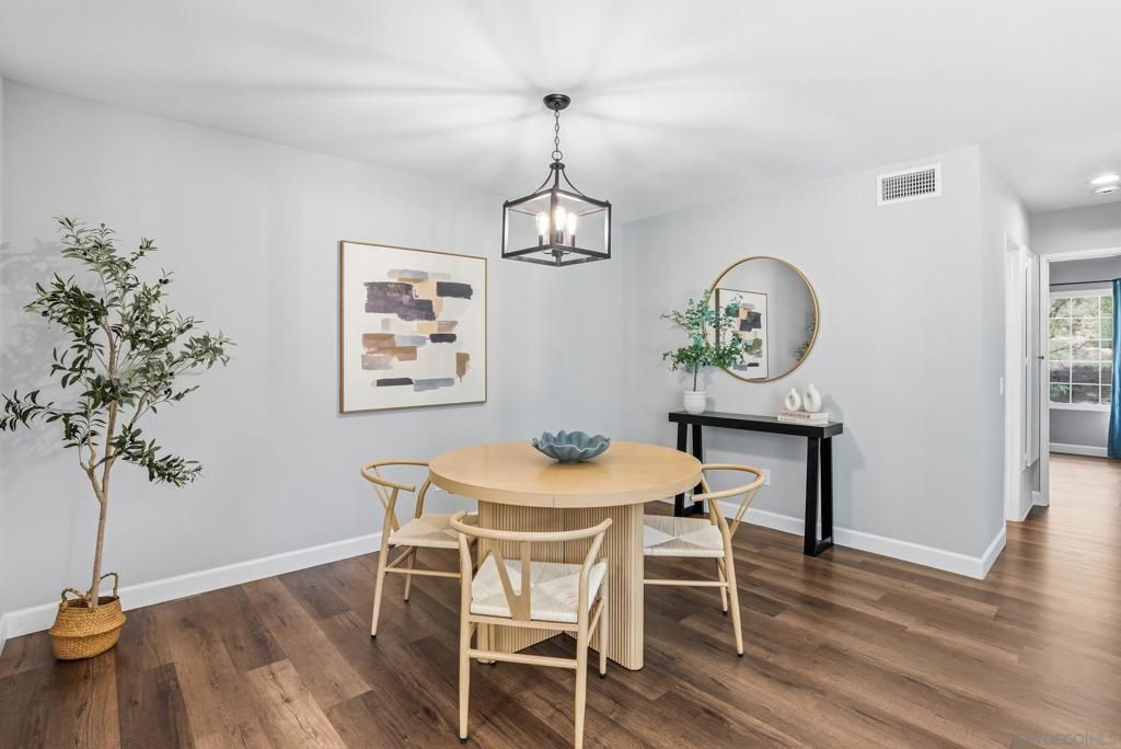 Image 7 of property listing at 3793 Balboa Ter A, San Diego, CA 92117