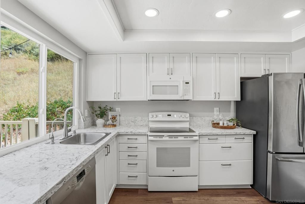 Image 9 of property listing at 3793 Balboa Ter A, San Diego, CA 92117