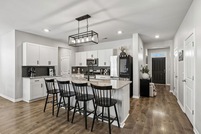 4096 Crossing Way, White House, TN 37188