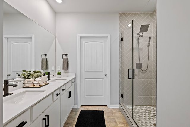 4096 Crossing Way, White House, TN 37188