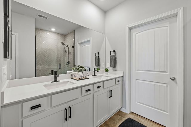 4096 Crossing Way, White House, TN 37188