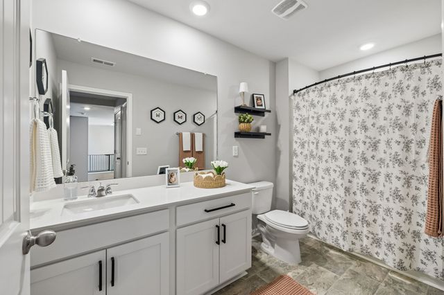 4096 Crossing Way, White House, TN 37188
