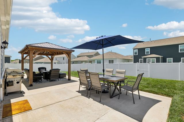 4096 Crossing Way, White House, TN 37188