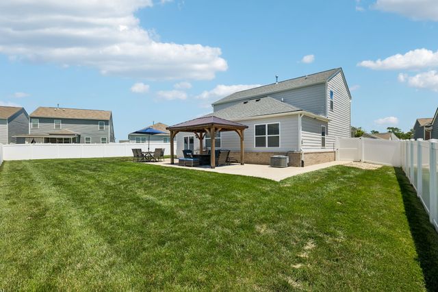 4096 Crossing Way, White House, TN 37188