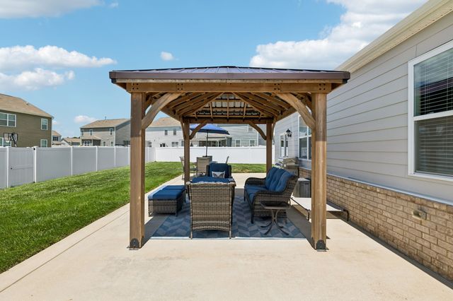 4096 Crossing Way, White House, TN 37188