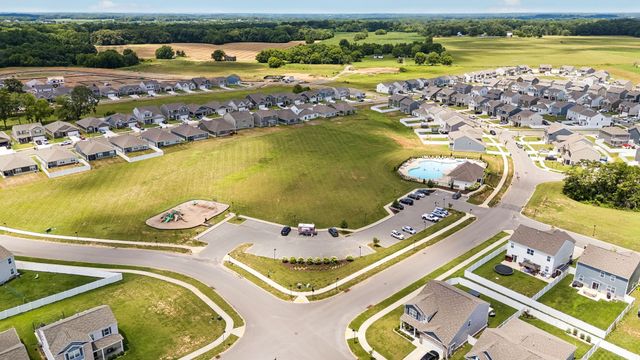 4096 Crossing Way, White House, TN 37188